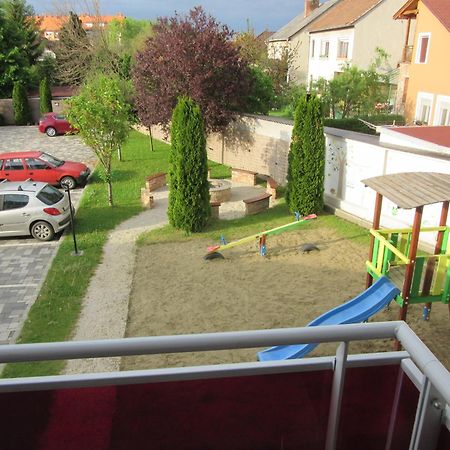 Zafir Sziget Apartman Sarvar Exterior photo