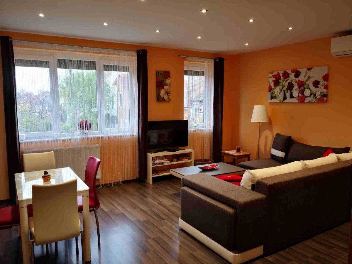 Zafir Sziget Apartman Sarvar Exterior photo