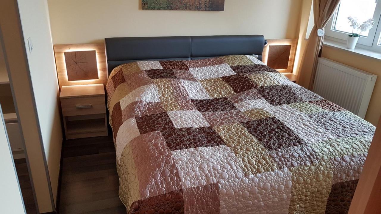 Zafir Sziget Apartman Sarvar Exterior photo