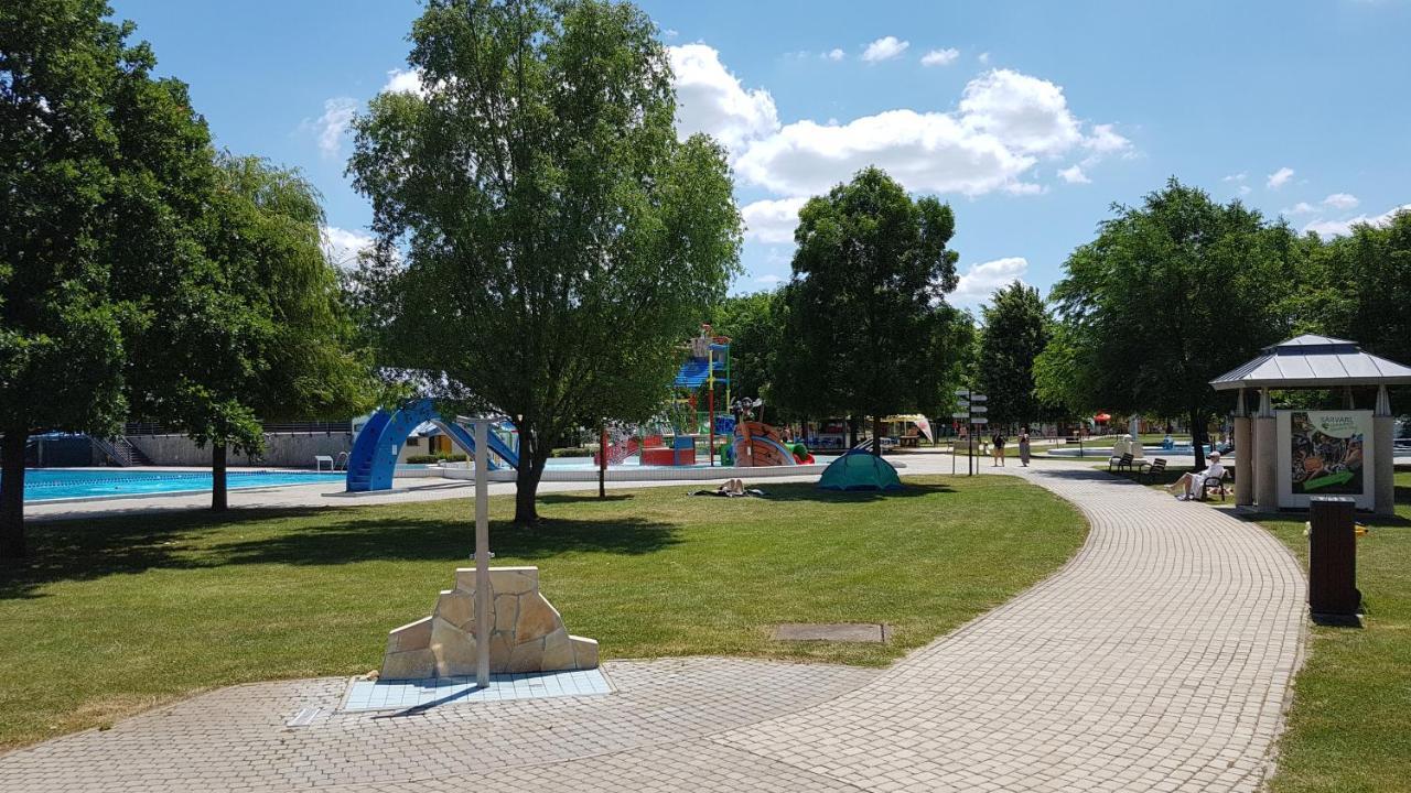 Zafir Sziget Apartman Sarvar Exterior photo