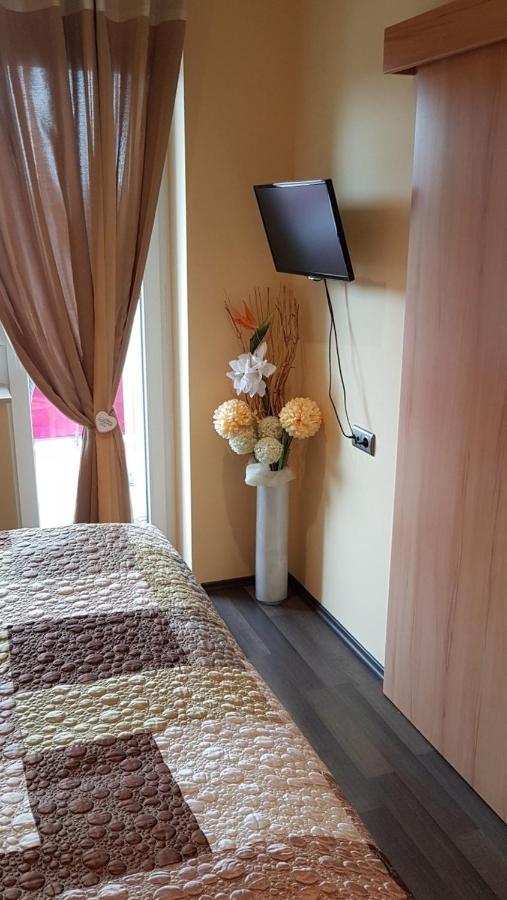 Zafir Sziget Apartman Sarvar Exterior photo