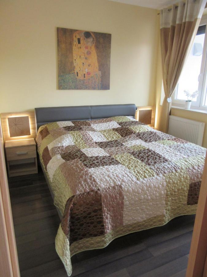 Zafir Sziget Apartman Sarvar Exterior photo