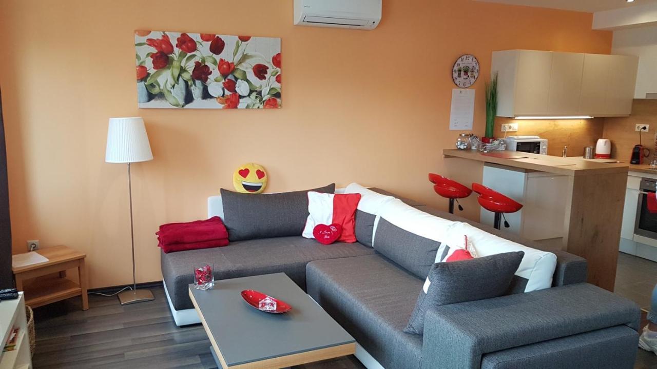 Zafir Sziget Apartman Sarvar Exterior photo