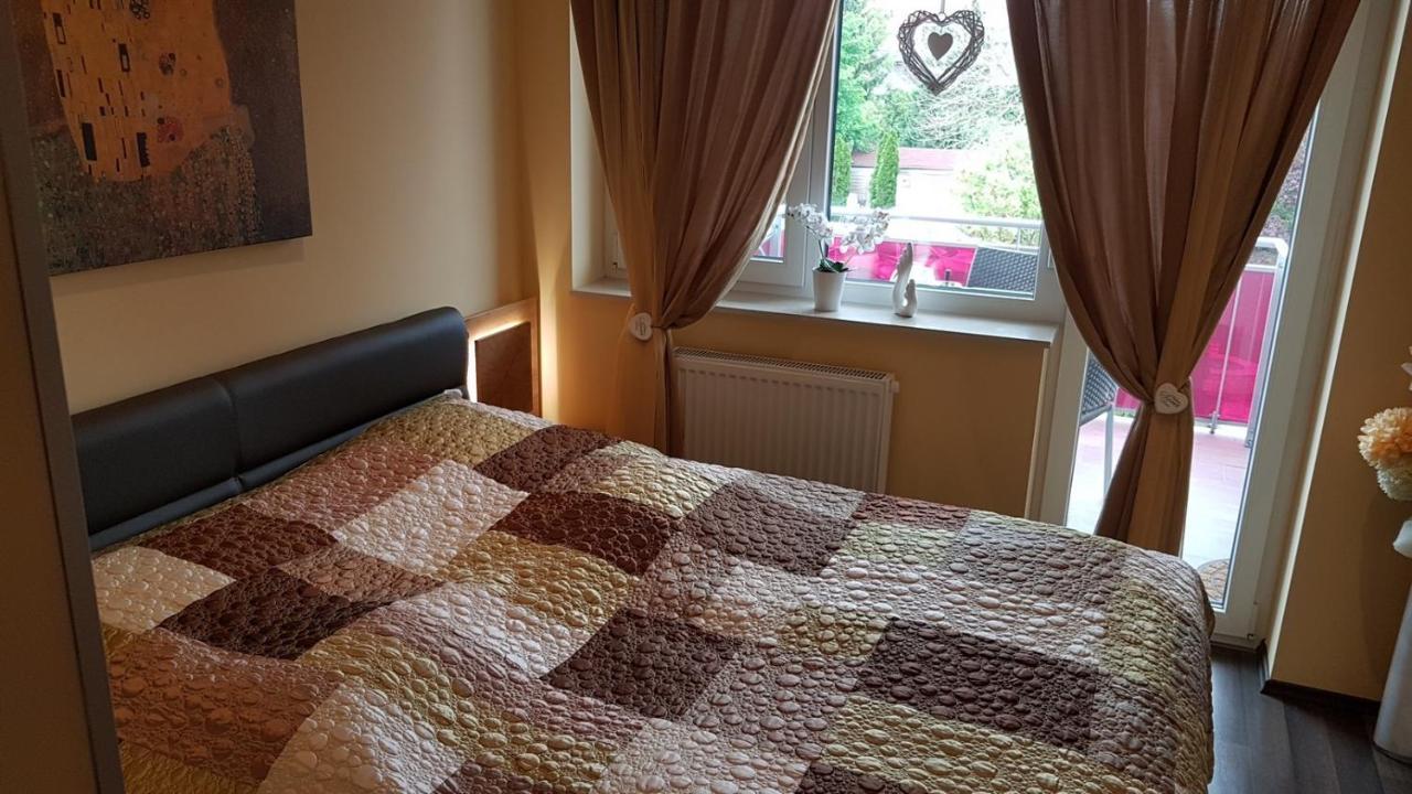 Zafir Sziget Apartman Sarvar Exterior photo